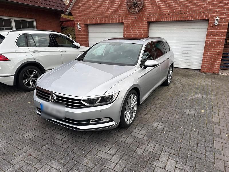 Silber Gebraucht 2018 VW Passat Kombi | 19.000 € (Teuer) - Bild 1/4