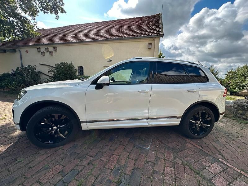 Gebraucht VW Touareg 204 PS (150 kW) 2015 Weiß SUV