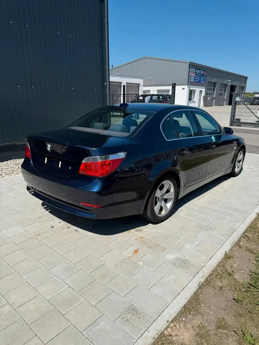 Gebraucht BMW 520 170 PS (125 kW) 2004 Blau Limousine