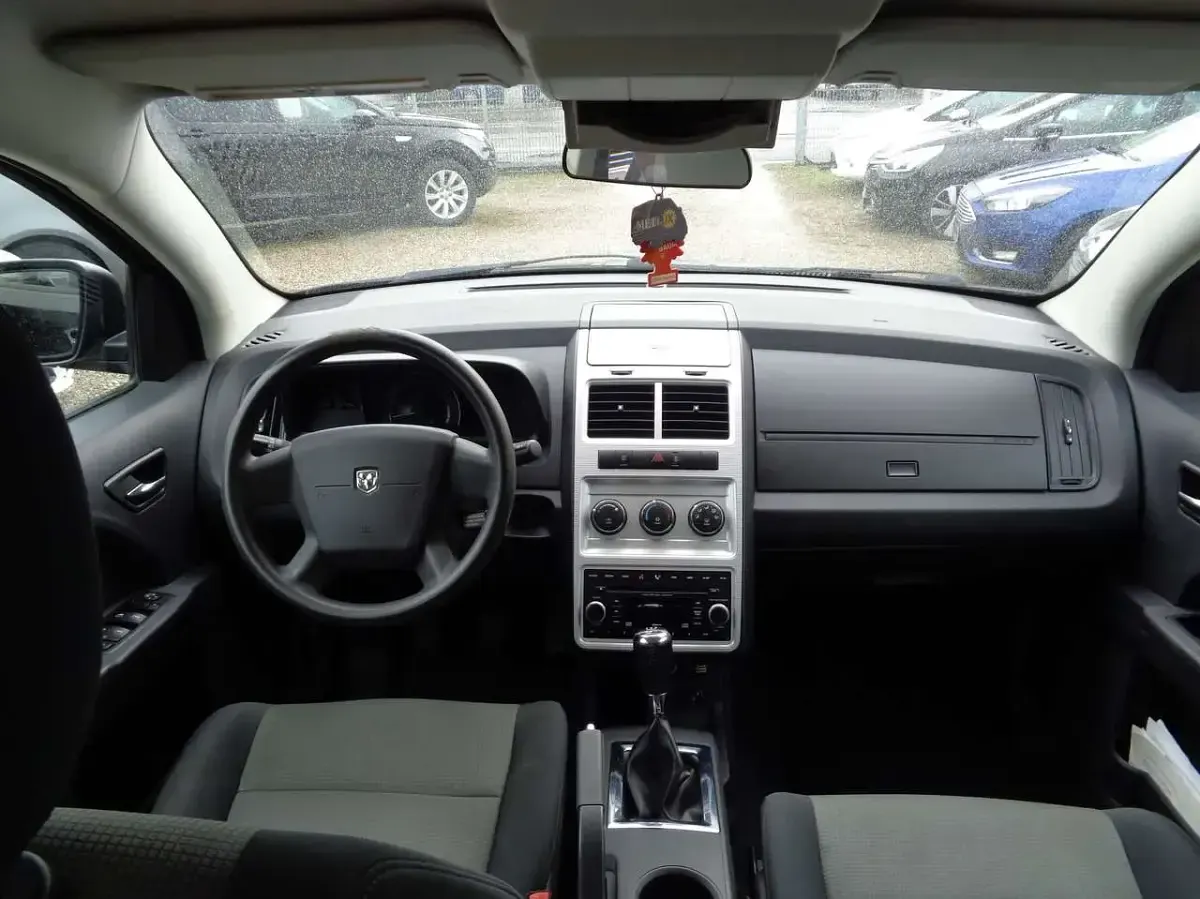 Gebraucht Dodge Journey SE 170 PS (125 kW) 2010 Brilliant black crystal pearl SUV