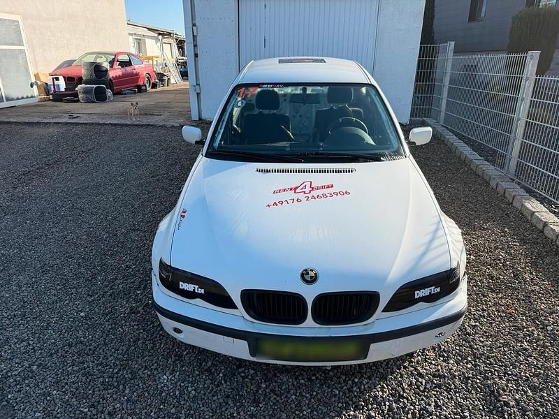 Gebraucht BMW 325 210 PS (154 kW) 2002 Weiß Limousine