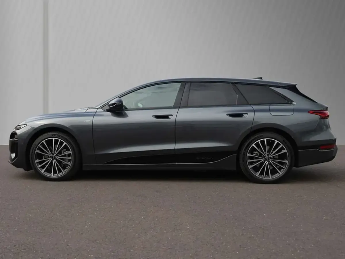 Gebraucht Audi e-tron Sport 210 kW (286 PS) 2026 Grau SUV