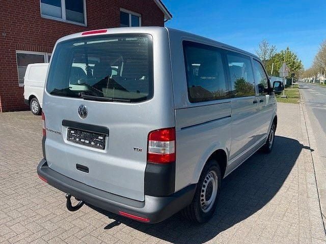 Second-hand VW T5 140 CP (102 kW) 2015 Argintiu Van