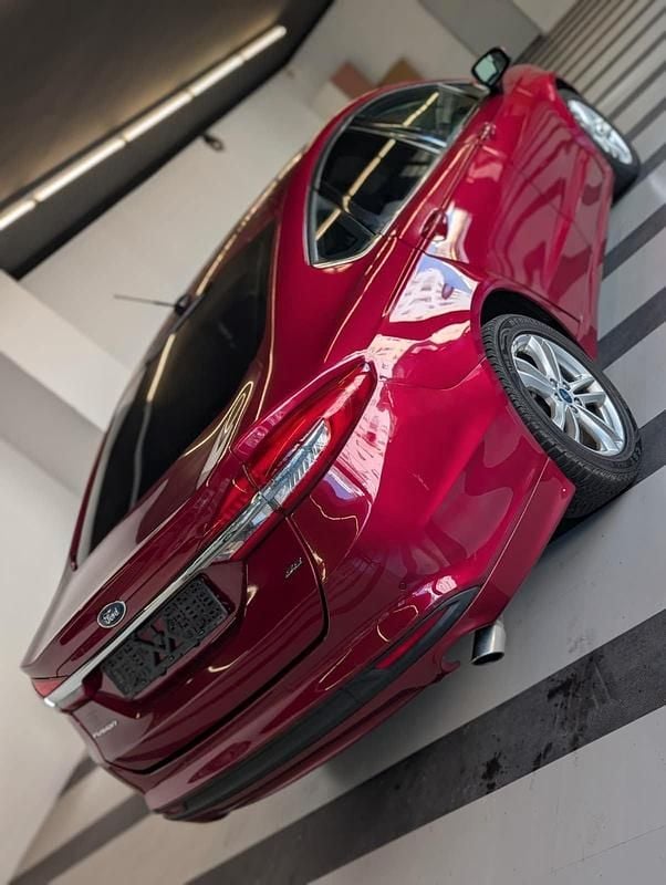 Gebraucht Ford Fusion 178 PS (130 kW) 2018 Rot Limousine