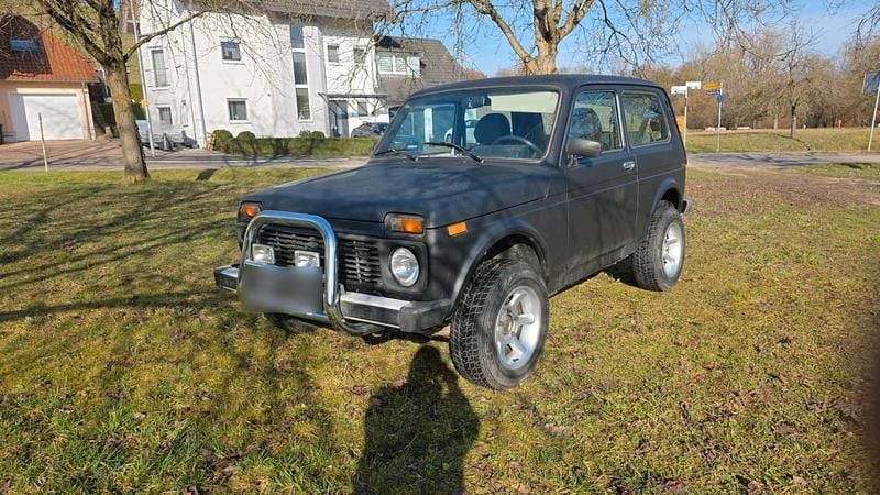 Gebraucht Lada niva 81 PS (59 kW) 2008 Grau SUV