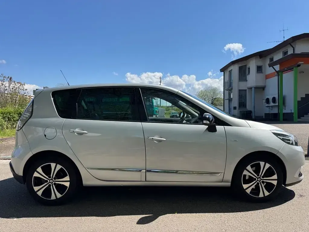 Gebraucht Renault Scénic III Bose Edition 131 PS (96 kW) 2016 Grau Van / Kleinbus