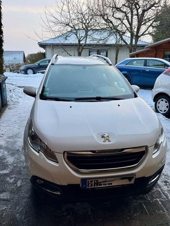 Weiß Gebraucht 2013 Peugeot 2008 Active SUV | 5.200 € (Teuer) - Bild 1/4