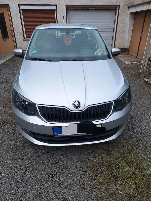 Gebraucht Skoda Fabia Style 90 PS (66 kW) 2015 Silber Kleinwagen