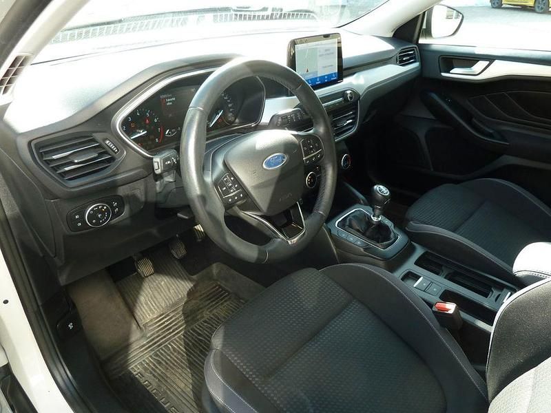 Gebraucht Ford Focus Cool & Connect 125 PS (91 kW) 2020 Weiß Limousine