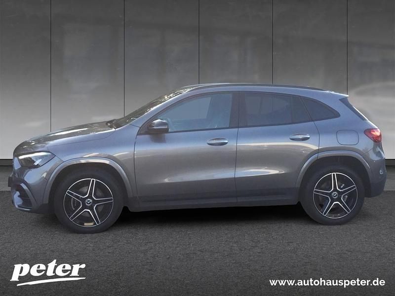 Gebraucht Mercedes GLA250 AMG 163 PS (119 kW) 2024 Metalliclack mountaingrau SUV