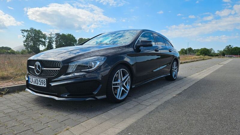 Schwarz Gebraucht 2015 Mercedes CLA250 Shooting Brake Kombi | 21.500 € (Fairer Preis) - Bild 1/4