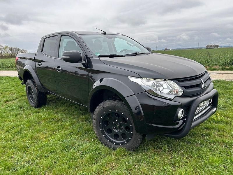 Gebraucht Mitsubishi L200 181 PS (133 kW) 2017 Schwarz Pickup