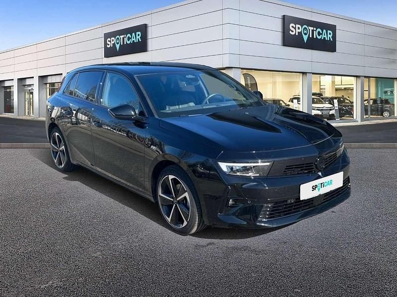 Gebraucht Opel Astra 131 PS (96 kW) 2024 Karbon schwarz Limousine