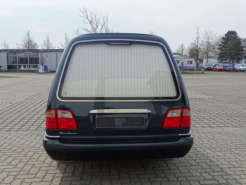 Gebraucht Mercedes E280 204 PS (150 kW) 1999 Blau
