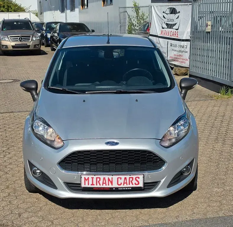 Gebraucht Ford Fiesta Titanium 95 PS (69 kW) 2016 Grau Kleinwagen