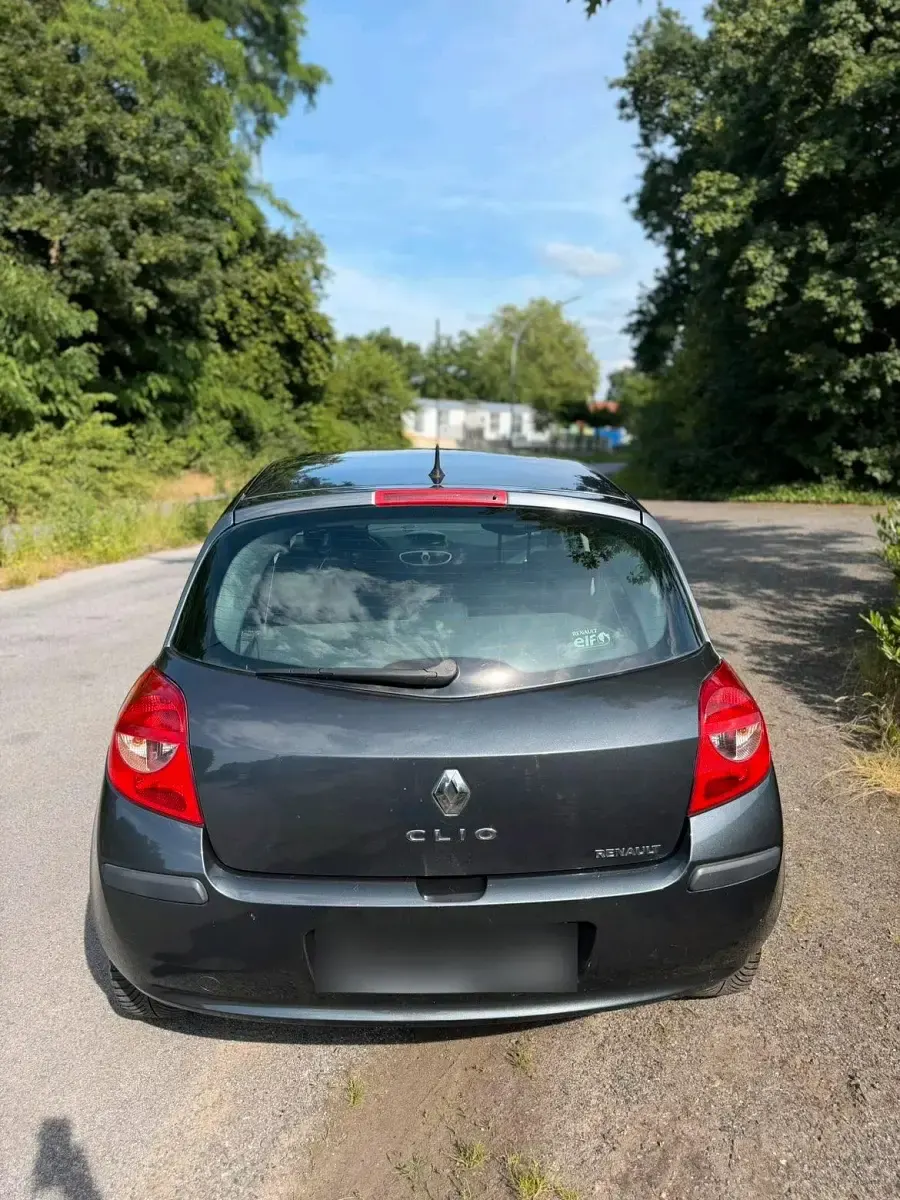 Gebraucht Renault Clio 75 PS (55 kW) 2007 Grau Kleinwagen