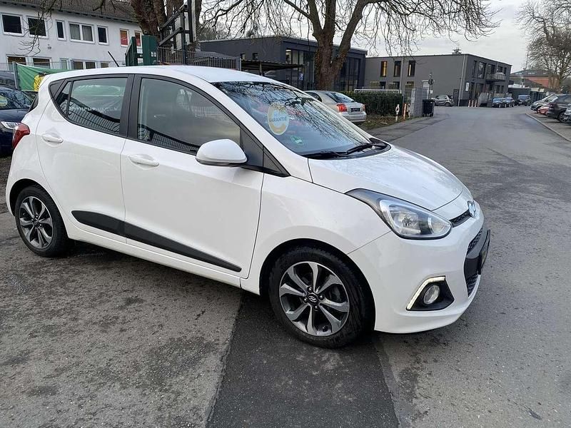Pure white / sol Gebraucht 2014 Hyundai i10 Edition Kleinwagen | 6.100 € (Etwas zu teuer) - Bild 1/4