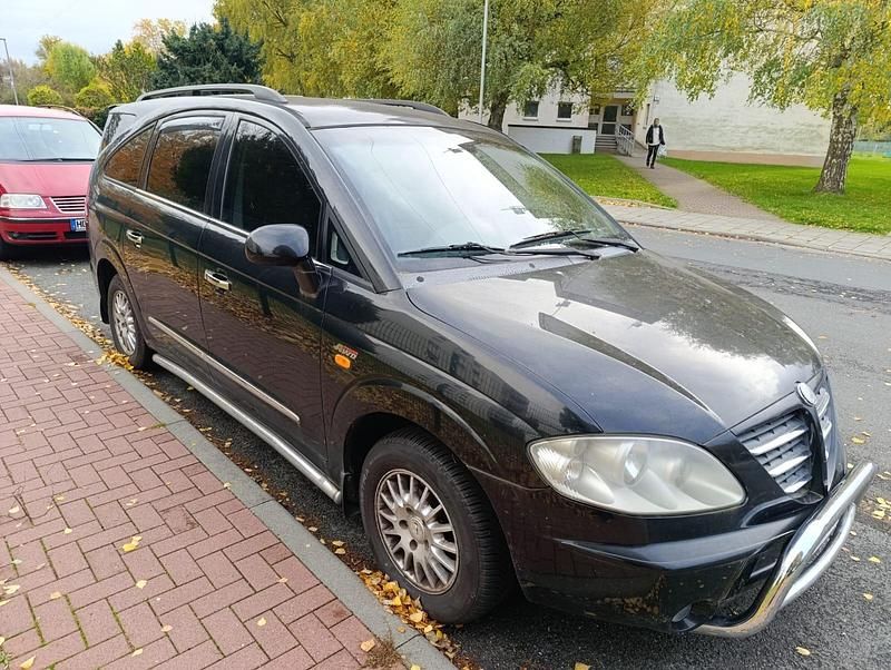 Schwarz Gebraucht 2006 Ssangyong (KGM) Rodius Van / Kleinbus | 1.800 € - Bild 1/4