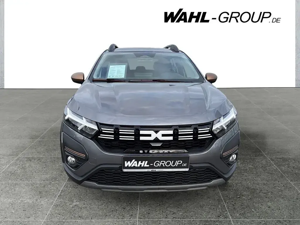 Neu Dacia Sandero Extreme 110 PS (80 kW) 2025 Grau Limousine