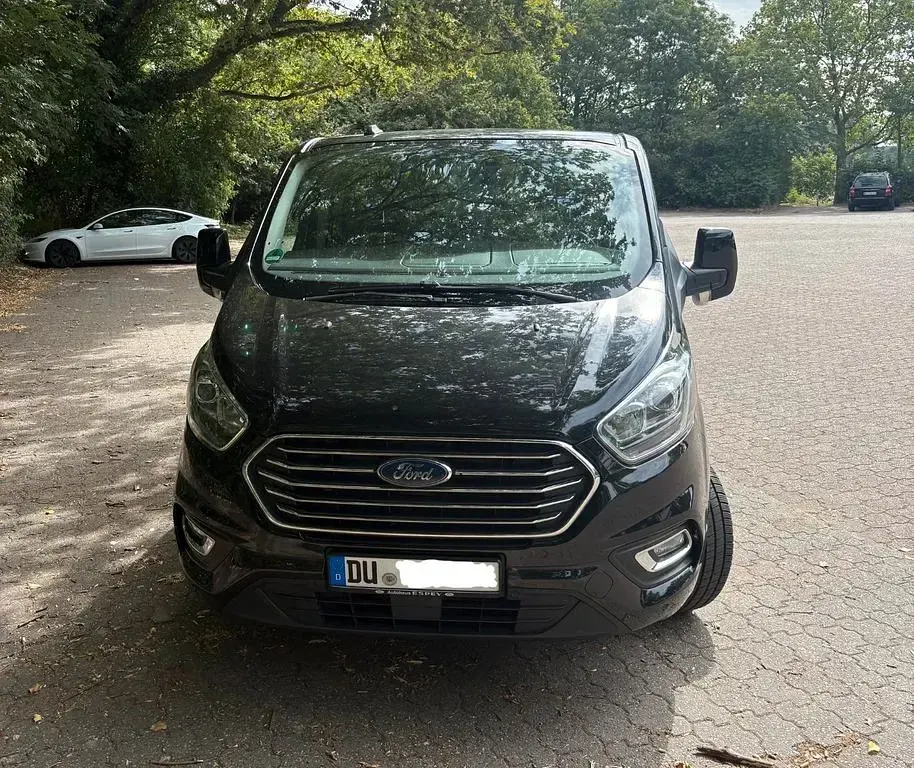 Gebraucht Ford Tourneo 131 PS (96 kW) 2019 Schwarz Van / Kleinbus