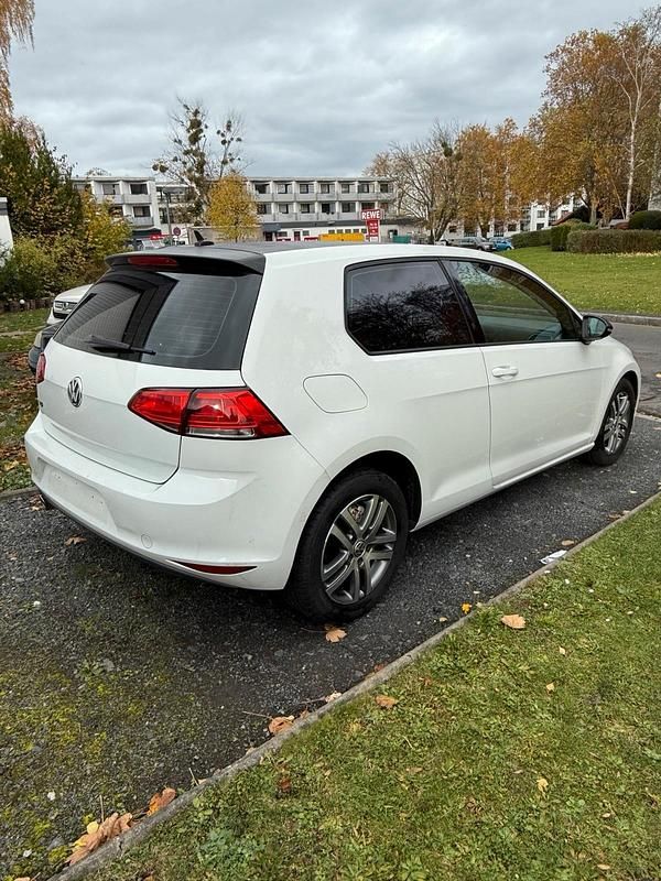 Weiß Gebraucht 2014 VW Golf Coupé | 6.600 € (Fairer Preis) - Bild 1/4