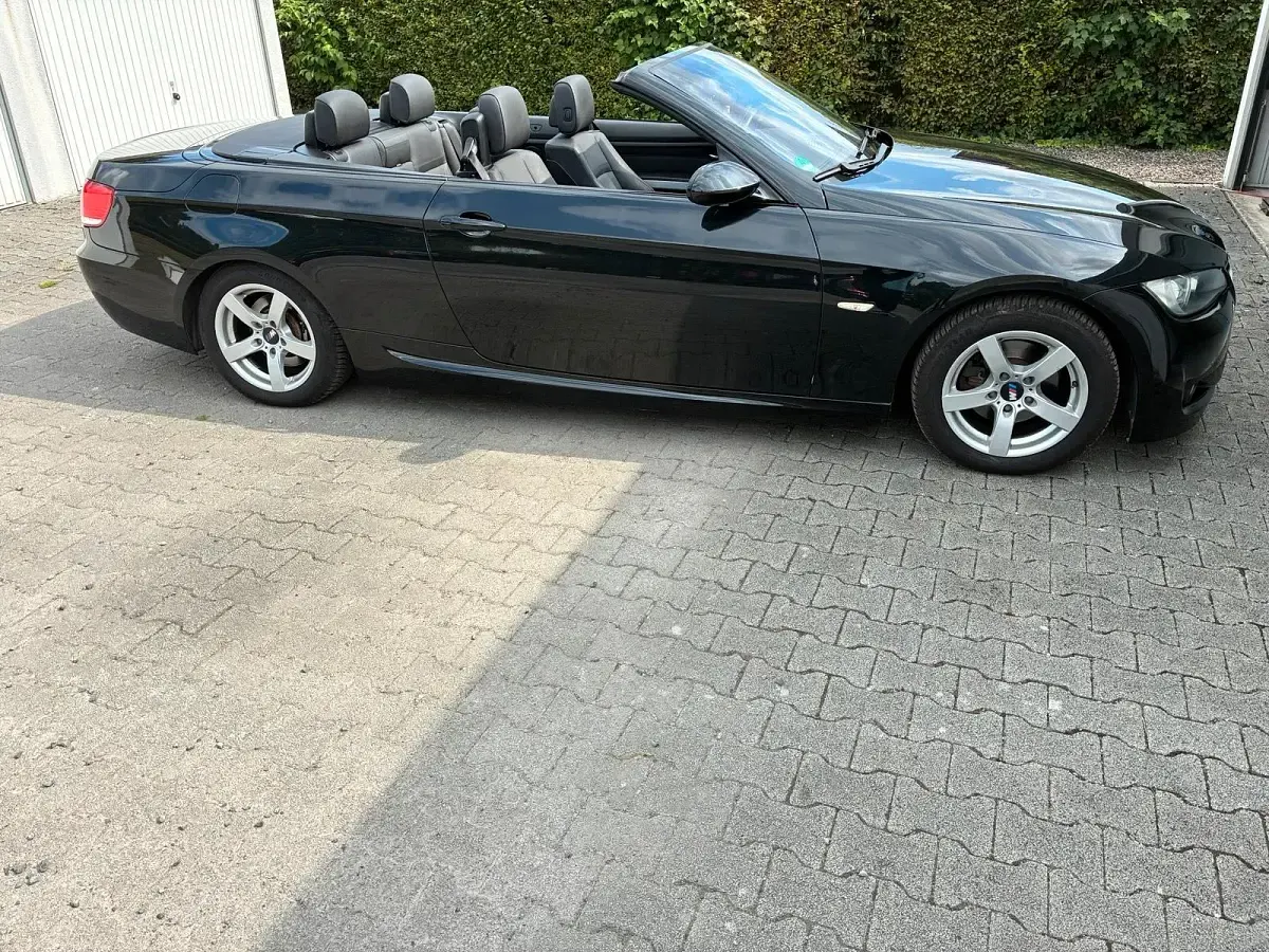 Gebraucht BMW 320 Cabriolet M Sport 170 PS (125 kW) 2009 Schwarz Cabrio