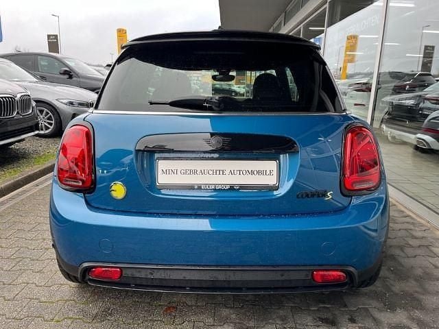 Gebraucht Mini Cooper SE 135 kW (184 PS) 2022 Island blue metallic Kleinwagen