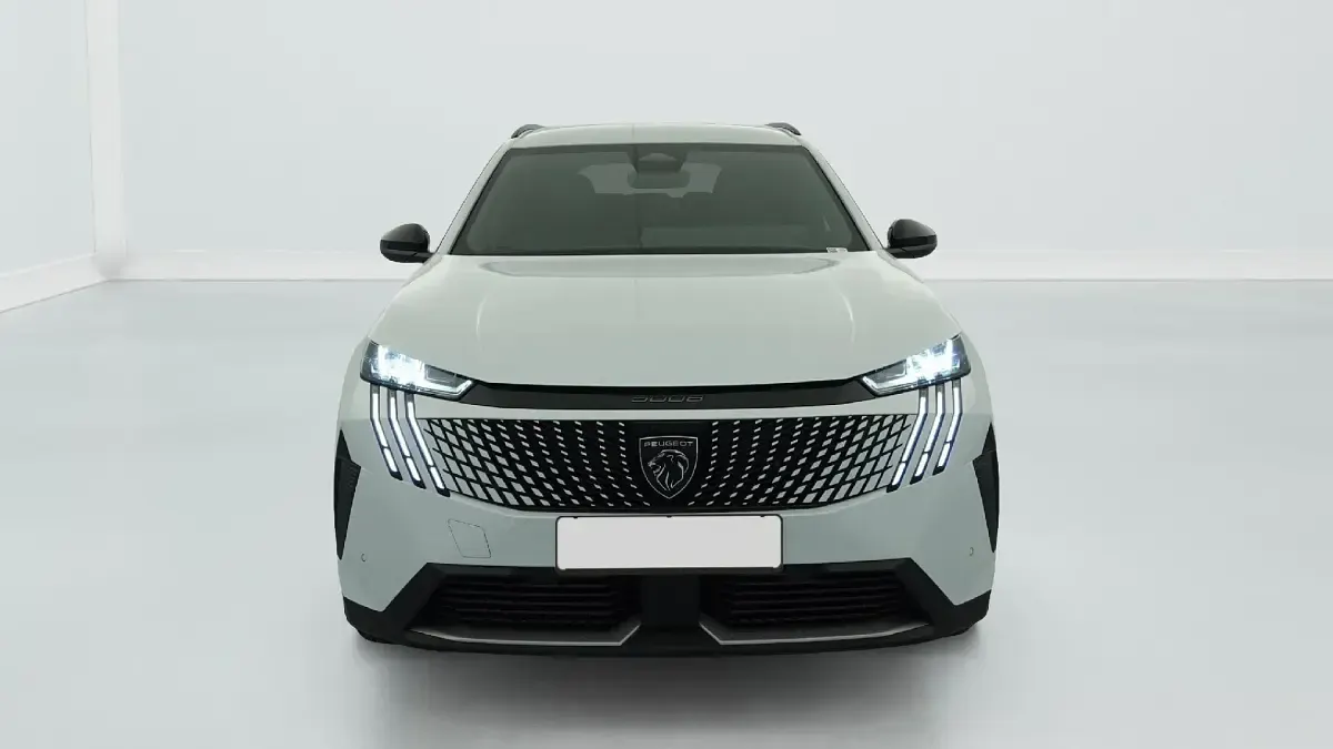 Gebraucht Peugeot 5008 Allure 136 PS (100 kW) 2025 (blanc okenite) SUV