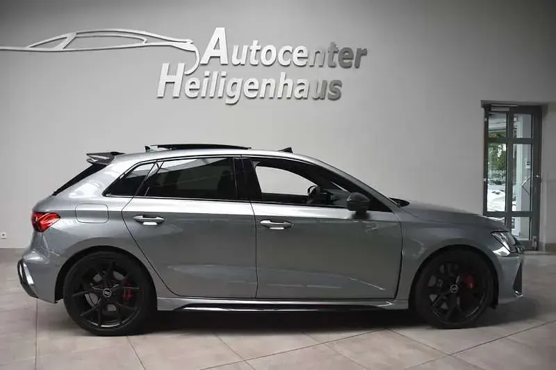 Gebraucht Audi RS3 Sport 400 PS (294 kW) 2025 Grau Limousine