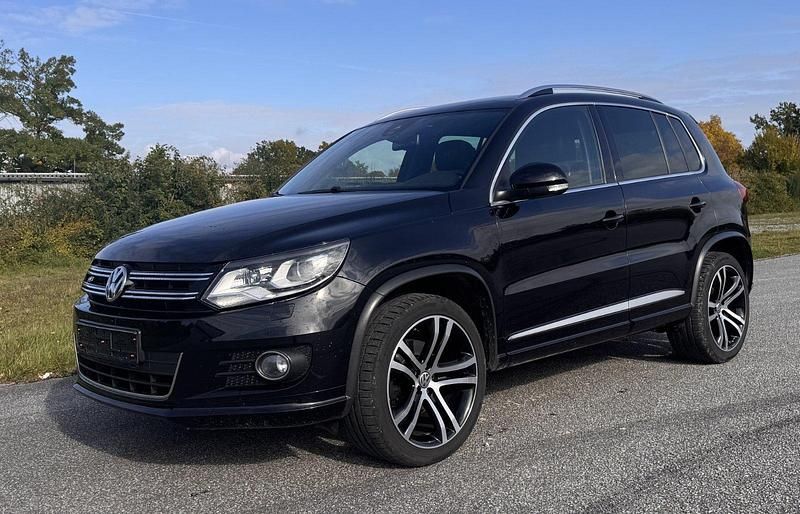 Schwarz Gebraucht 2016 VW Tiguan R-line SUV | 17.500 € - Bild 1/4