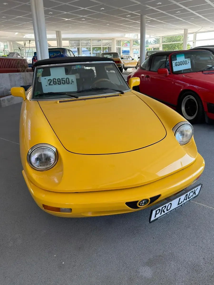 Gebraucht Alfa Romeo Spider 120 PS (88 kW) 1993 Gelb Cabrio