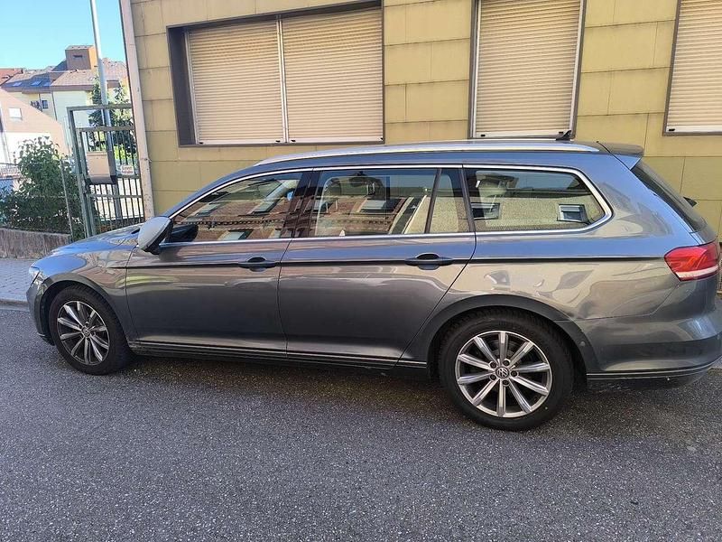 Gebraucht VW Passat Comfortline 120 PS (88 kW) 2016 Limousine