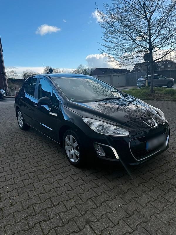 Gebraucht Peugeot 308 109 PS (80 kW) 2011 Schwarz Limousine