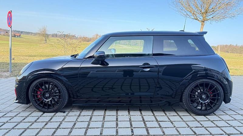 Gebraucht Mini John Cooper Works 231 PS (169 kW) 2025 Schwarz Kleinwagen