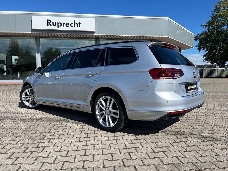 Gebraucht VW Passat Business 150 PS (110 kW) 2021 Silber Kombi