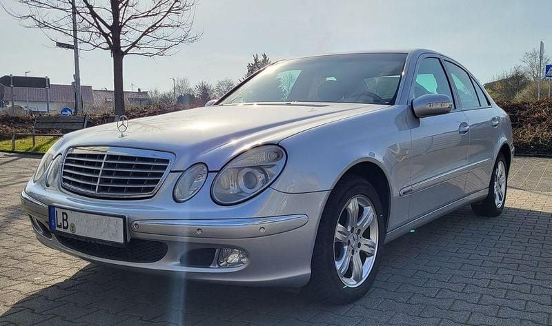 Gebraucht Mercedes E240 Elegance 177 PS (130 kW) 2002 Silber Limousine