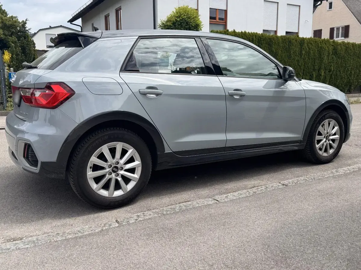 Gebraucht Audi A1 95 PS (69 kW) 2022 Grau SUV