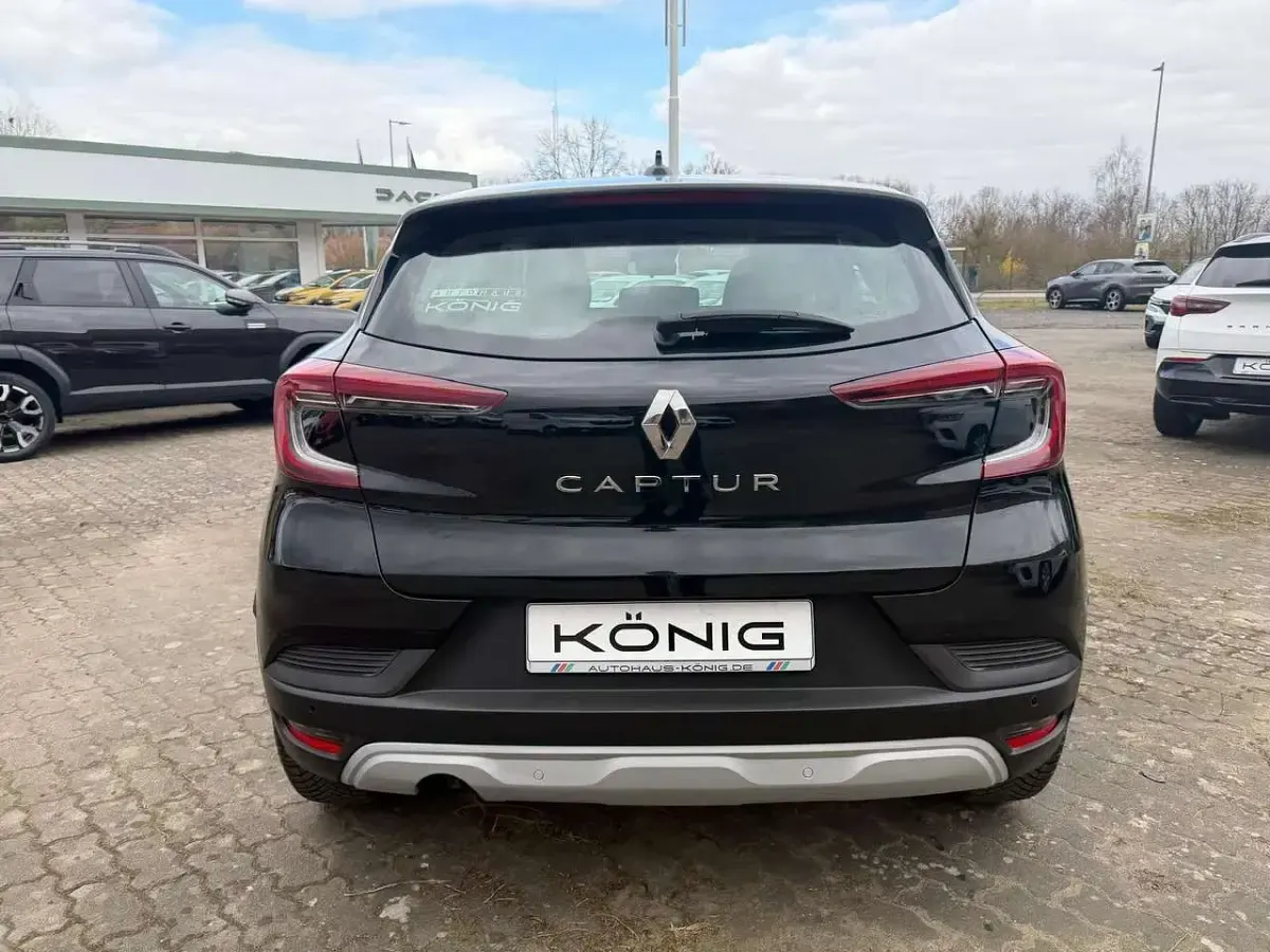 Używany Renault Captur Equilibre 91 KM (66 kW) 2023 Czarny SUV