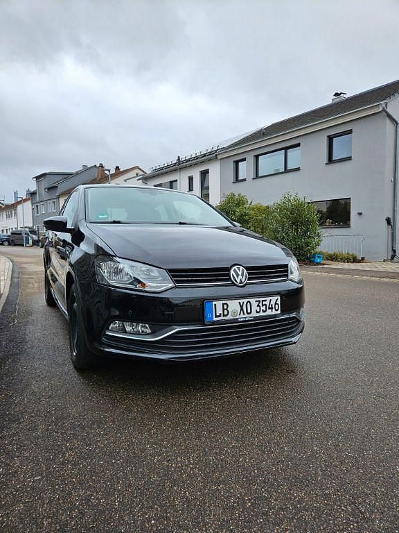 Gebraucht VW Polo 90 PS (66 kW) 2015 Schwarz Kleinwagen