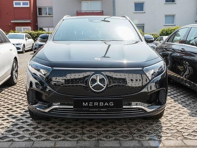 Gebraucht Mercedes EQA300 Advanced Plus 228 kW (310 PS) 2024 Kosmosschwarz SUV
