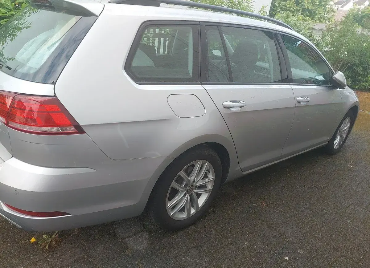 Gebraucht VW Golf VII Comfortline 150 PS (110 kW) 2019 Silber Kombi