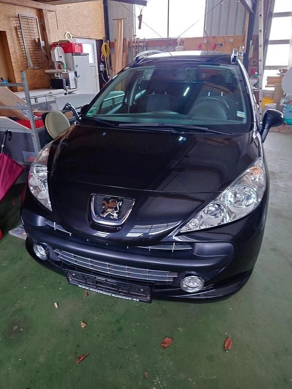 Schwarz Gebraucht 2009 Peugeot 207 Kombi | 3.550 € (Etwas zu teuer) - Bild 1/4