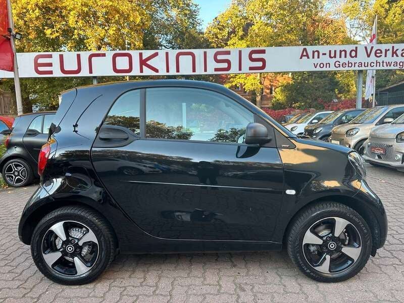 Schwarz Gebraucht 2018 Smart ForTwo Coupé Passion Kleinwagen | 13.999 € (Fairer Preis) - Bild 1/4