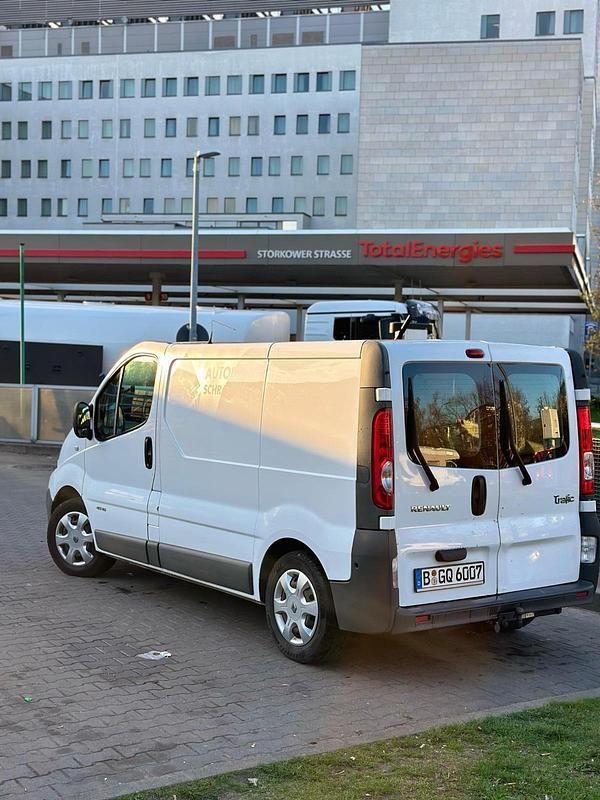 Weiß Gebraucht 2013 Renault Trafic Van | 3.000 € (Superpreis) - Bild 1/4