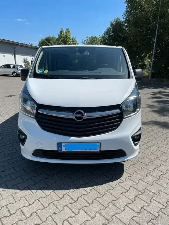 Gebraucht Opel Vivaro 145 PS (106 kW) 2016 Weiß Van / Kleinbus