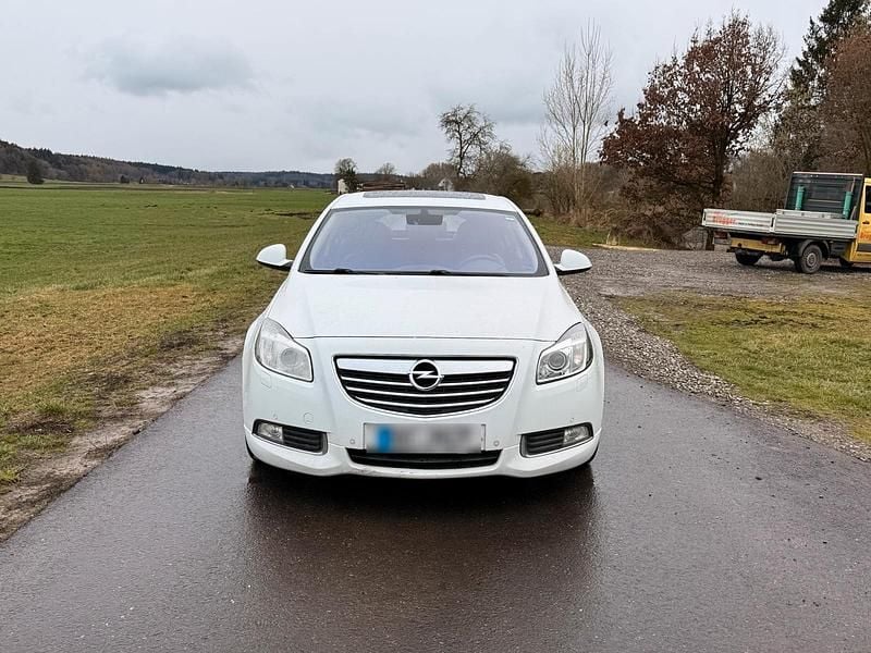 Gebraucht Opel Insignia 260 PS (191 kW) 2009 Weiß Limousine
