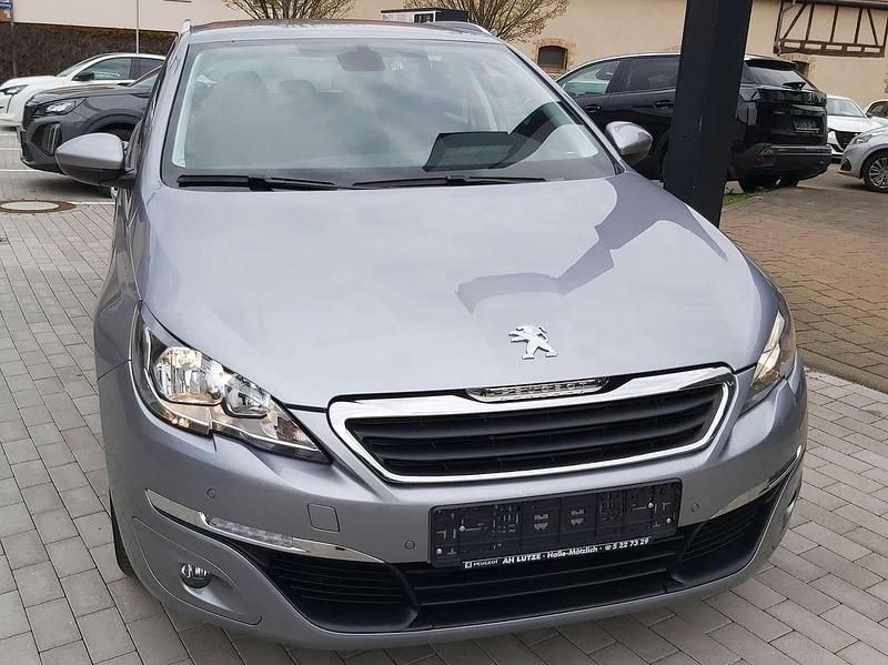Gebraucht Peugeot 308 Active 131 PS (96 kW) 2015 Lack grau artense Kombi