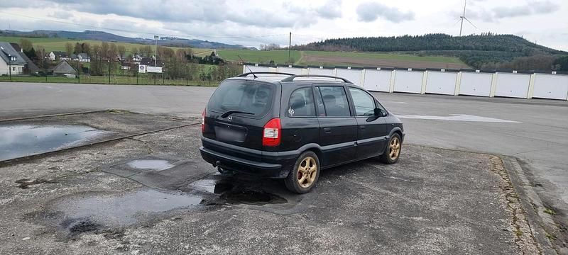 Gebraucht Opel Zafira 125 PS (91 kW) 2001 Schwarz Van / Kleinbus