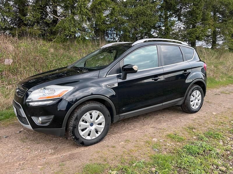 Second-hand Ford Kuga 140 CP (102 kW) 2012 Negru SUV