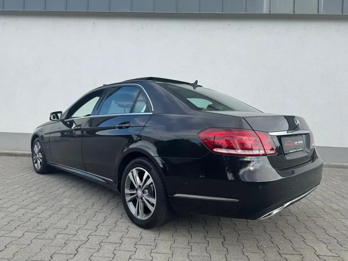 Gebraucht Mercedes E350 Avantgarde 258 PS (189 kW) 2014 Schwarz Limousine
